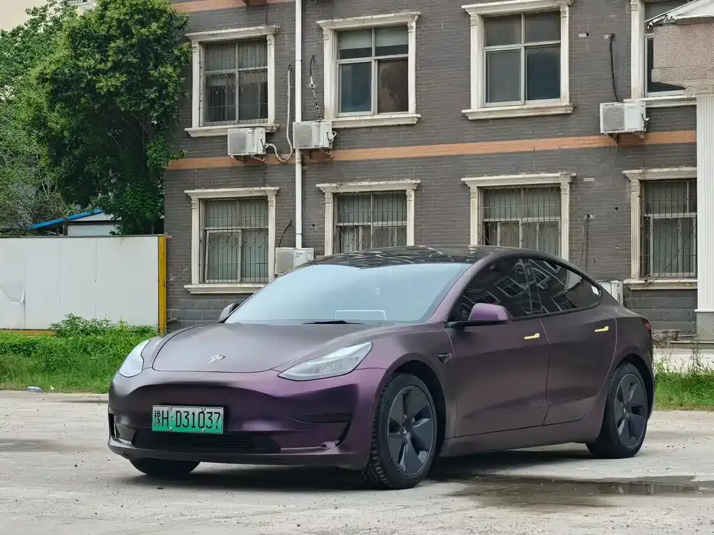 Tesla Model 3 — фото 1