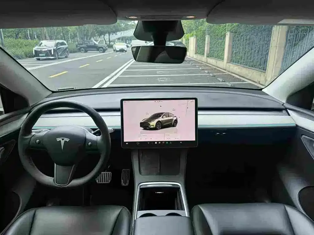 Tesla Model Y — фото 2