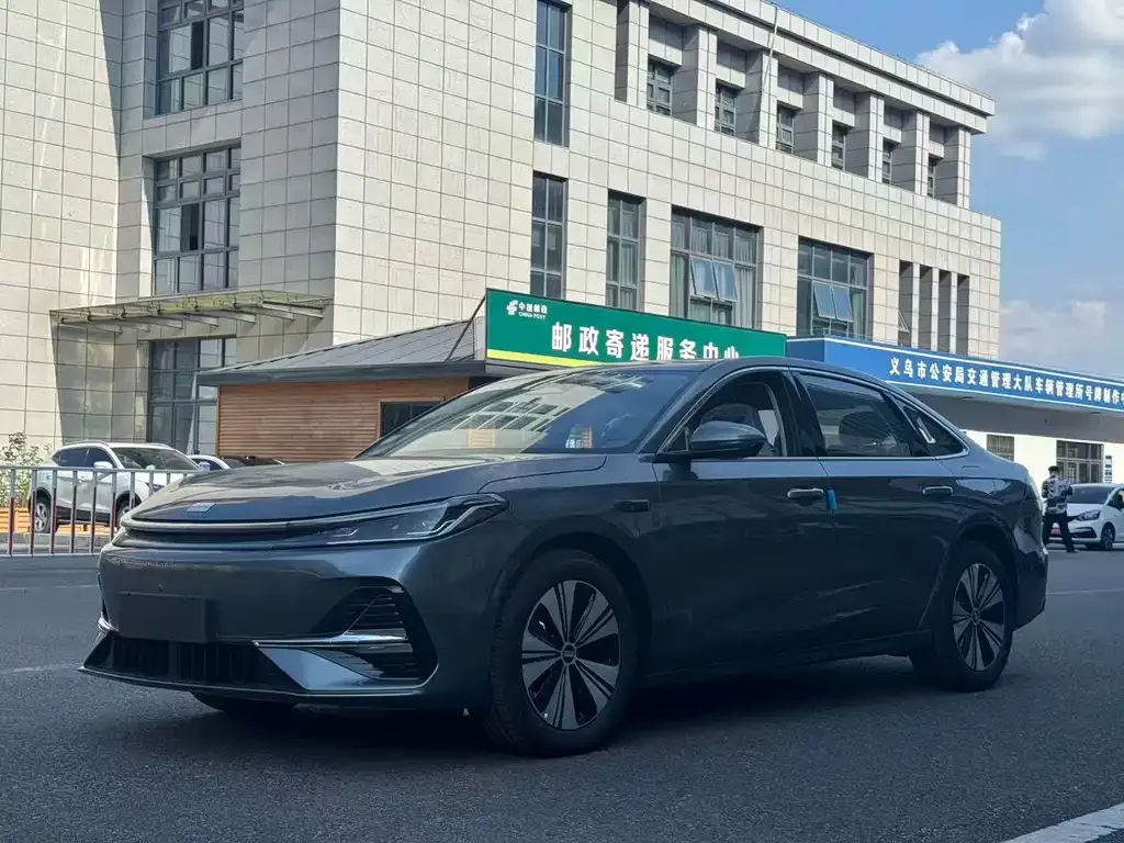 Geely 银河A7 EM — фото 8