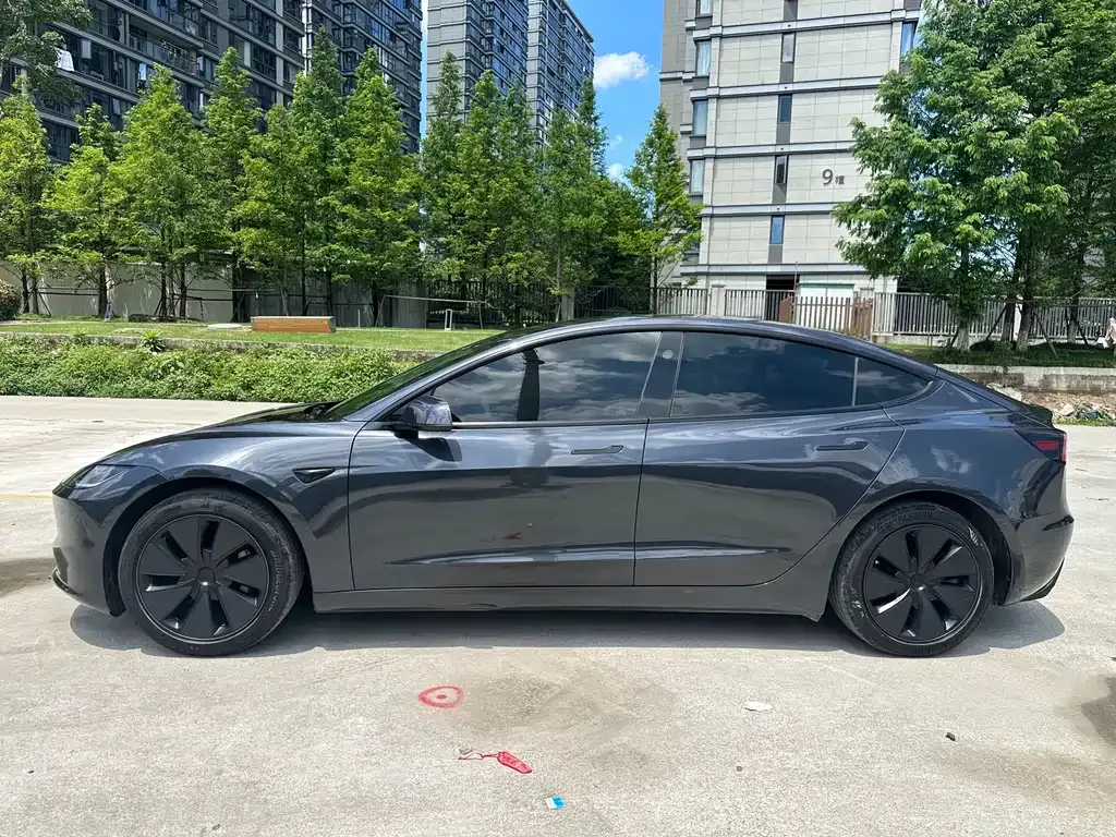 Tesla Model 3 — фото 6
