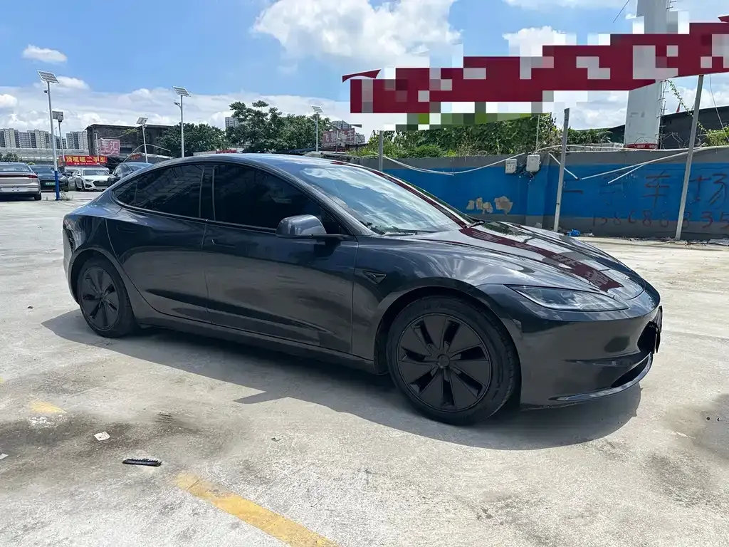 Tesla Model 3 — фото 4