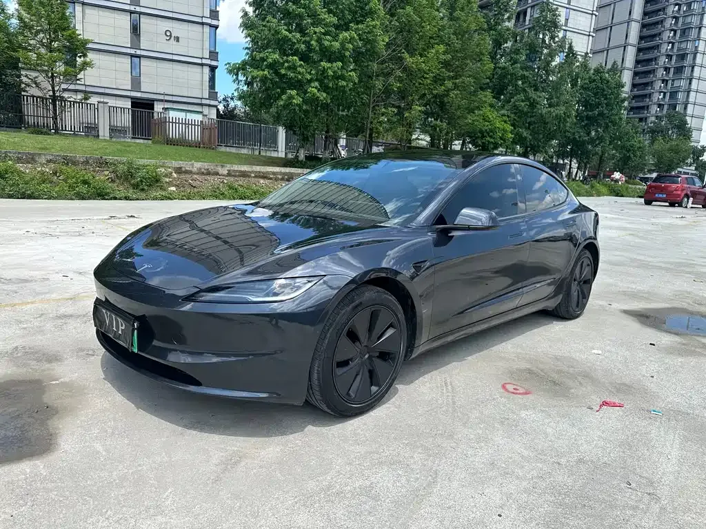 Tesla Model 3 — фото 10