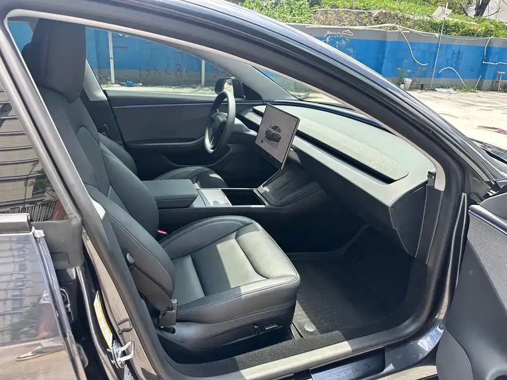 Tesla Model 3 — фото 5