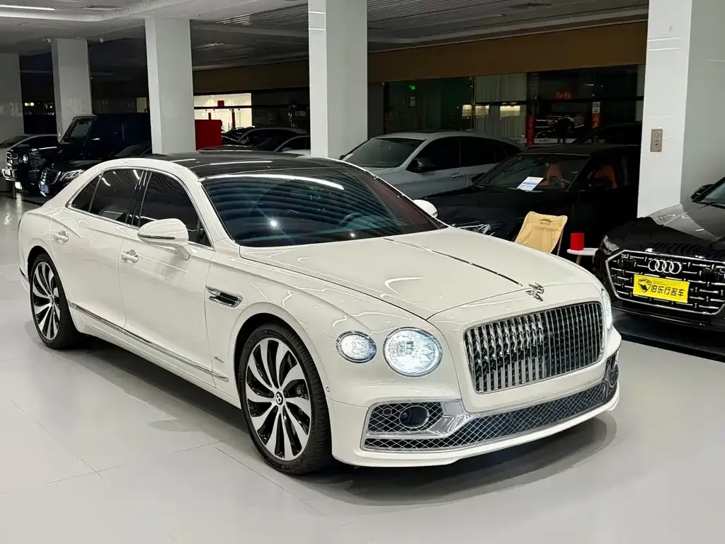 Bentley Flying Spur — фото 10
