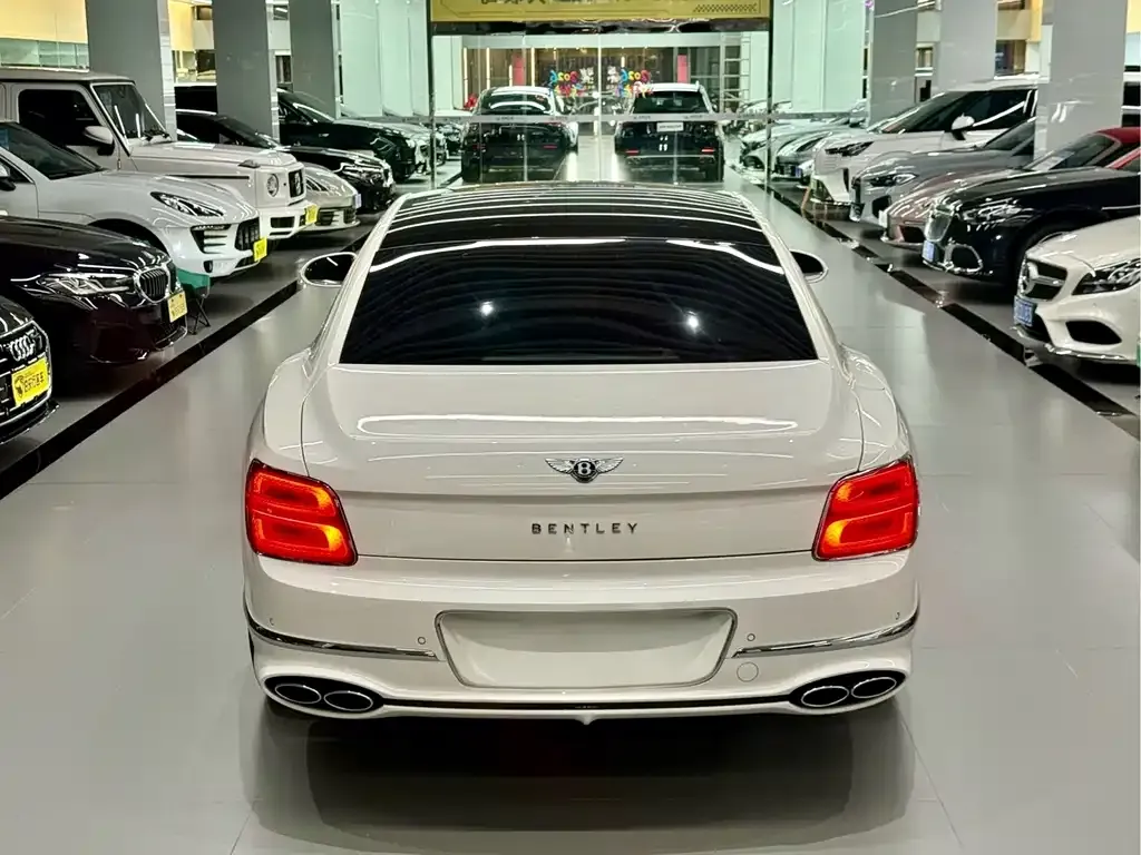 Bentley Flying Spur — фото 8
