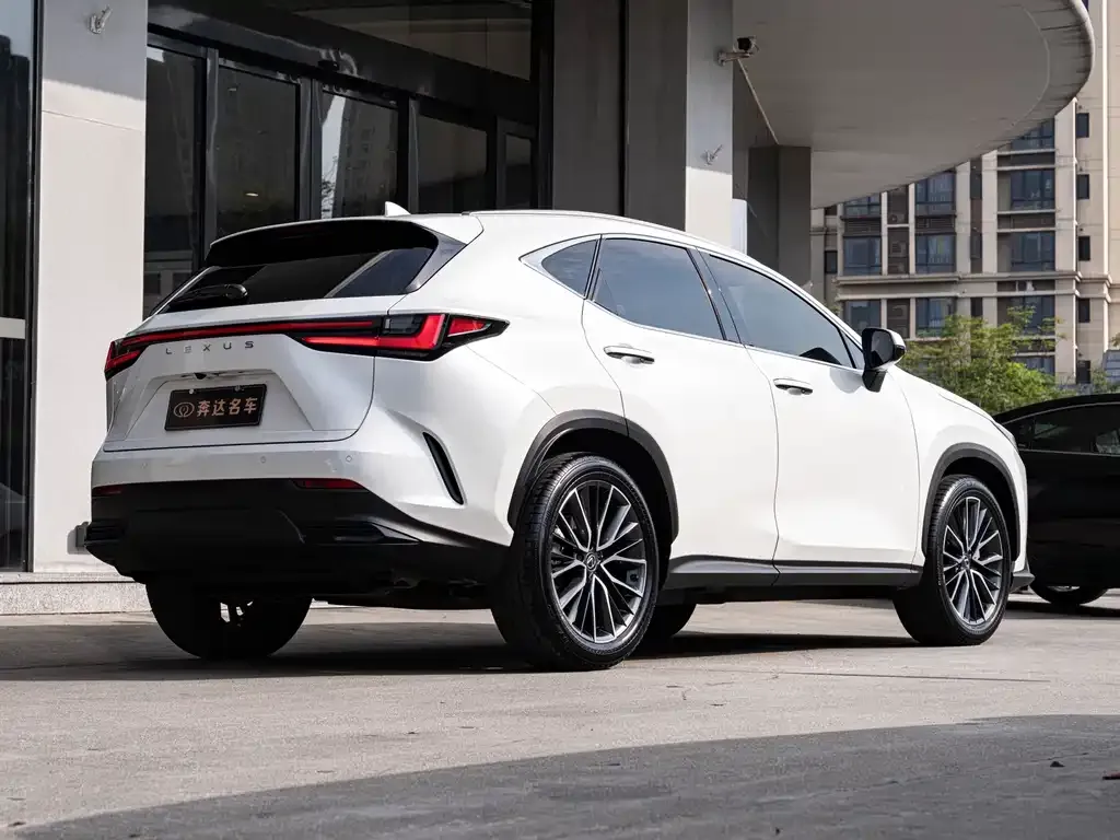 Lexus NX — фото 2