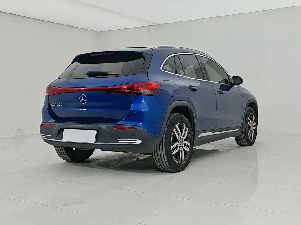 Mercedes-Benz EQA — фото 4