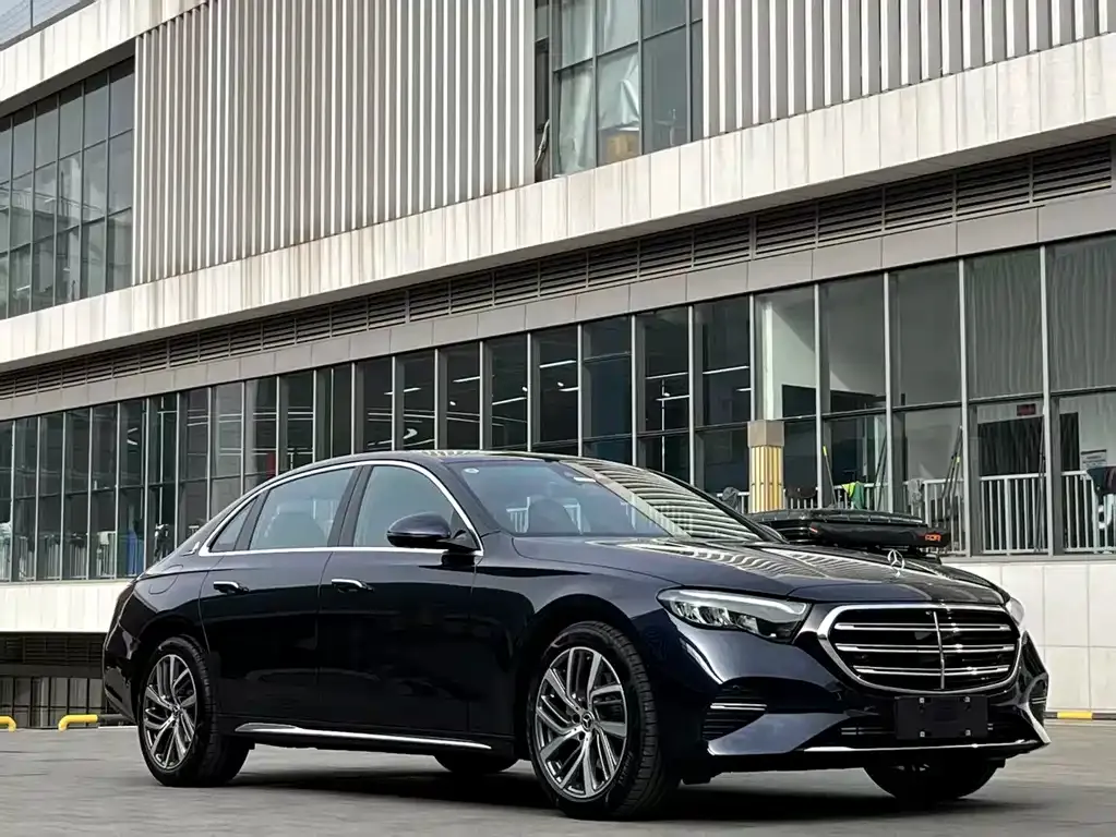 Mercedes-Benz E-Class — фото 5