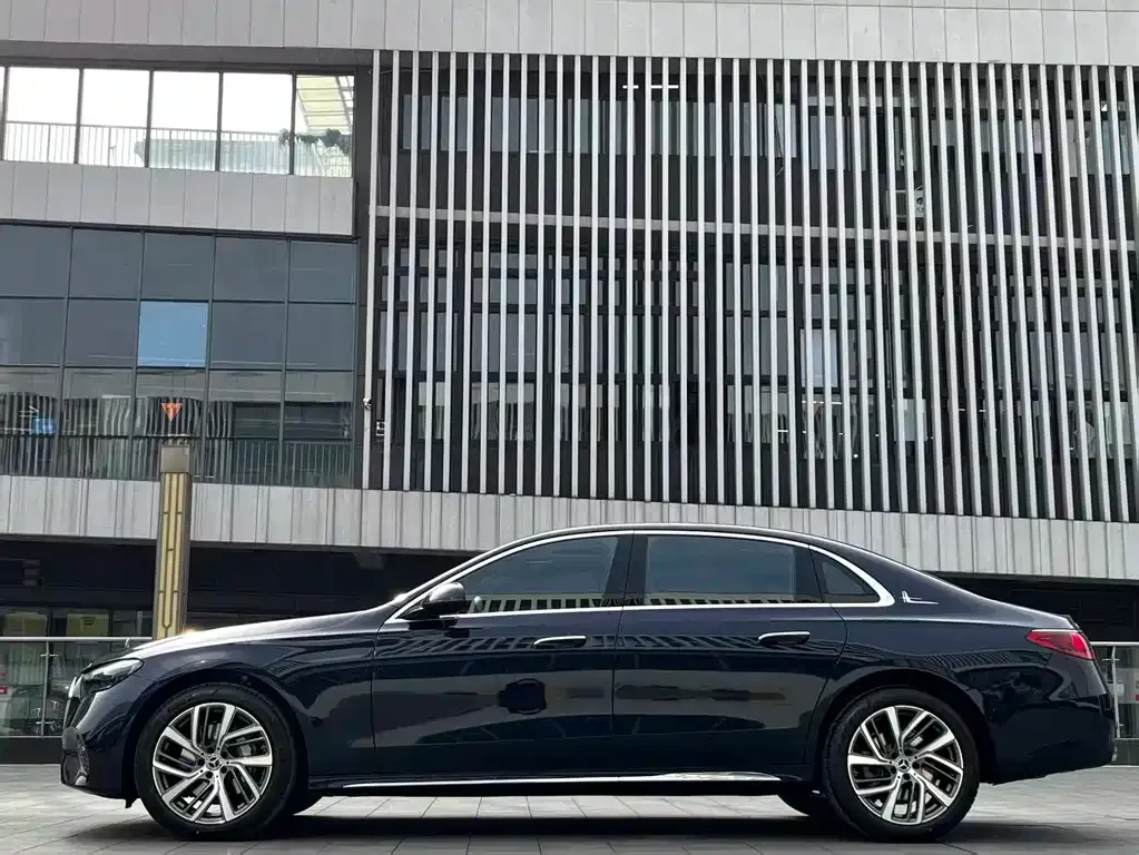 Mercedes-Benz E-Class — фото 10