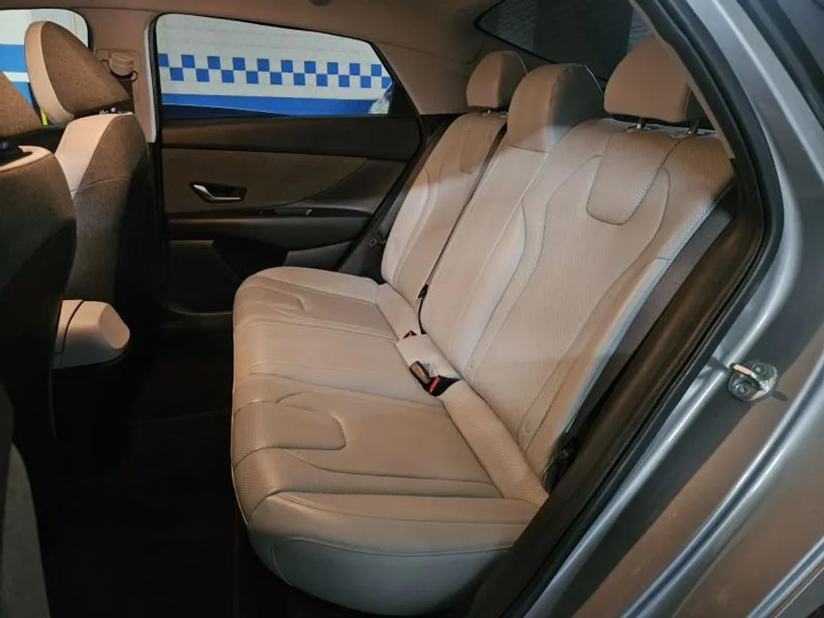 Hyundai AVANTE — фото 3