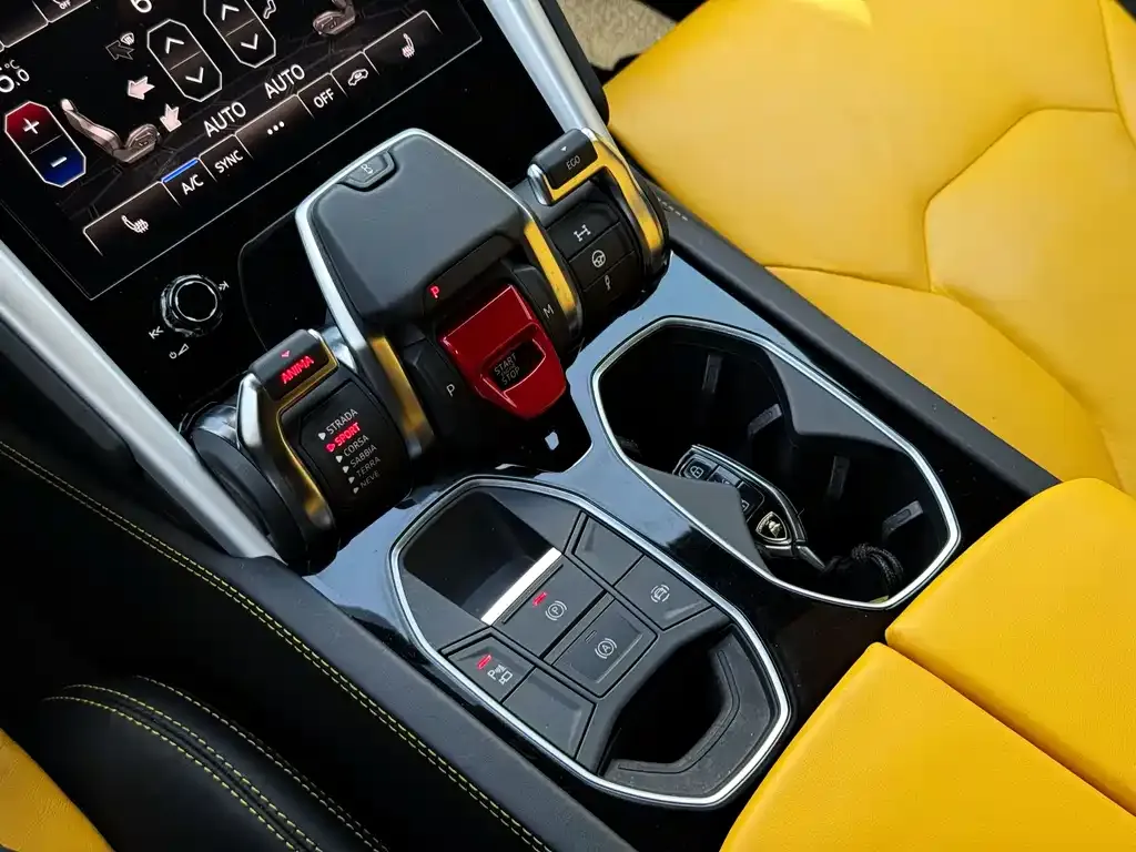 Lamborghini Urus — фото 9