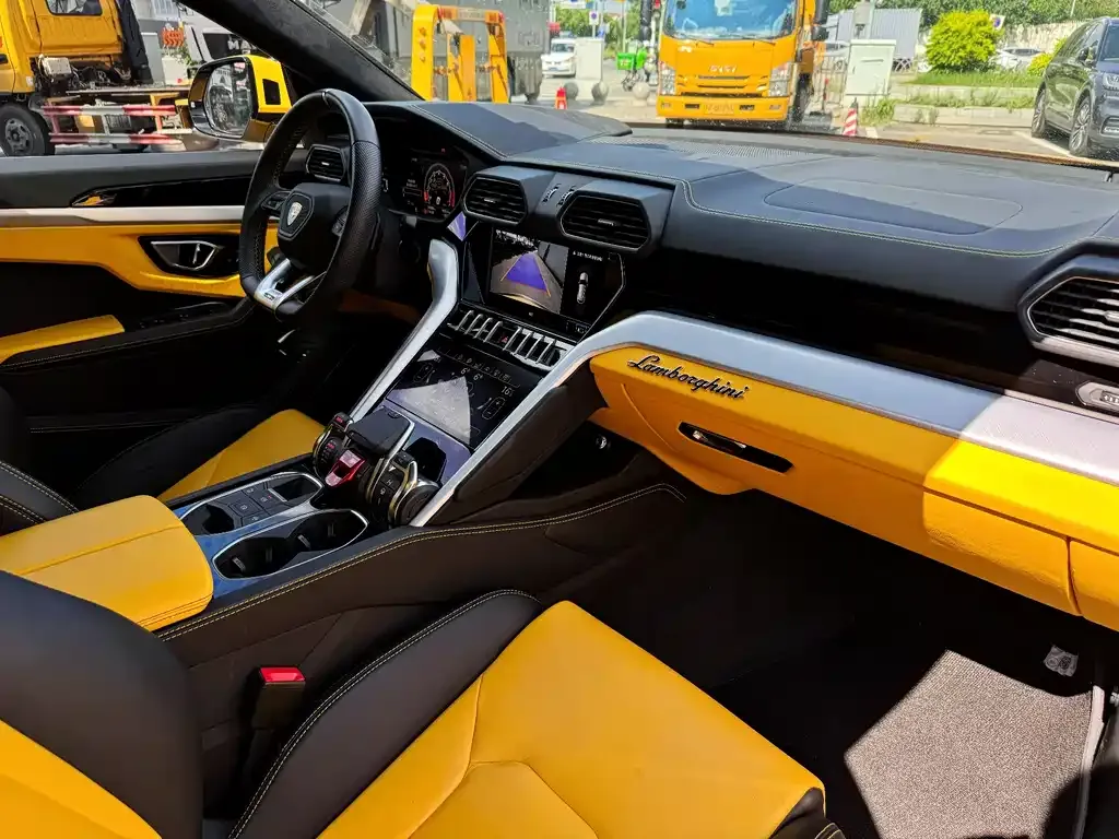 Lamborghini Urus — фото 3