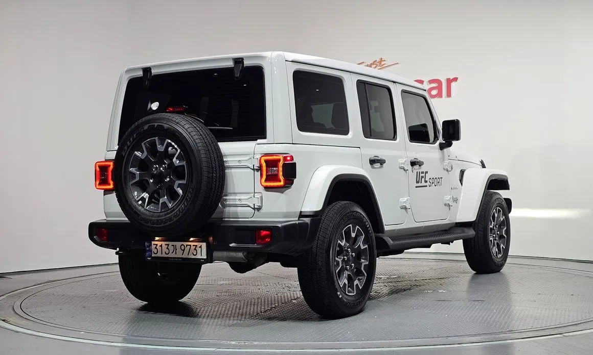 Jeep Wrangler — фото 9