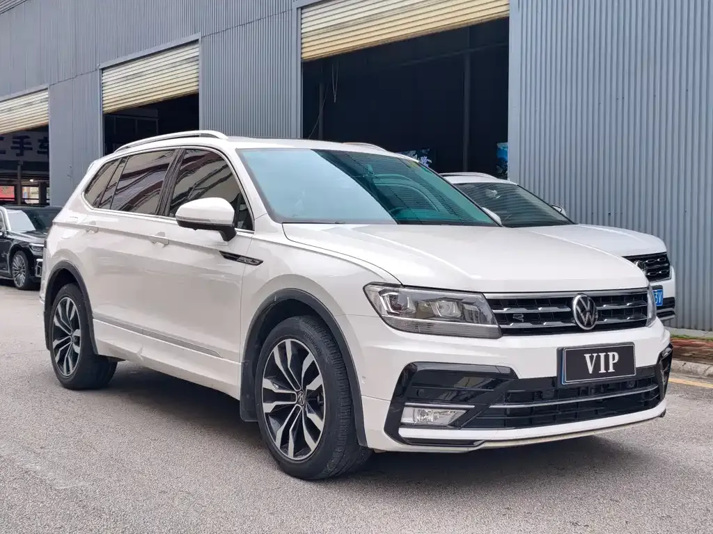 Volkswagen Tiguan L — фото 5