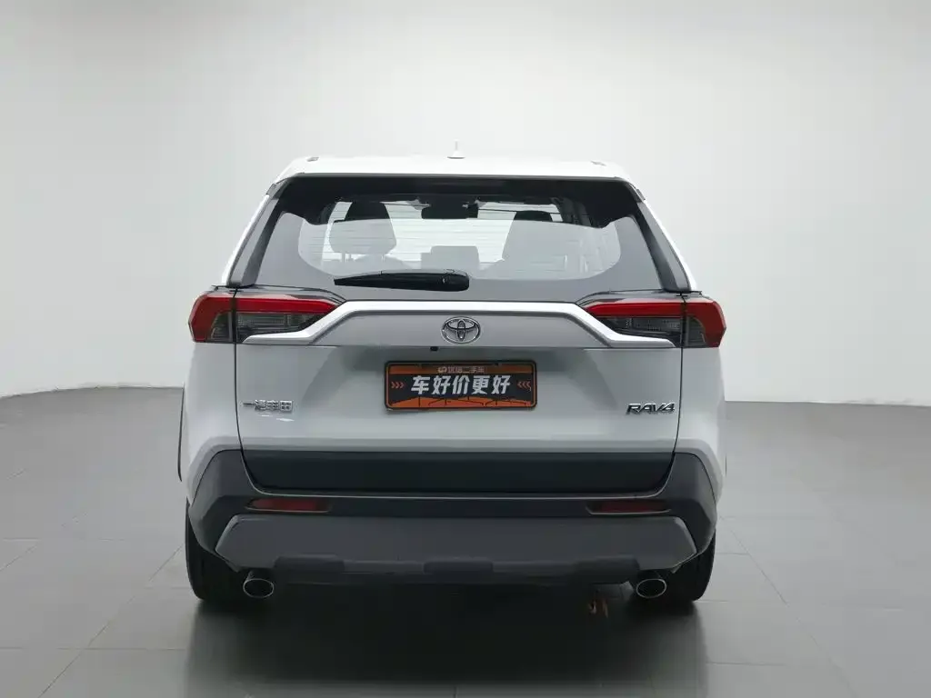 Toyota RAV4 — фото 3