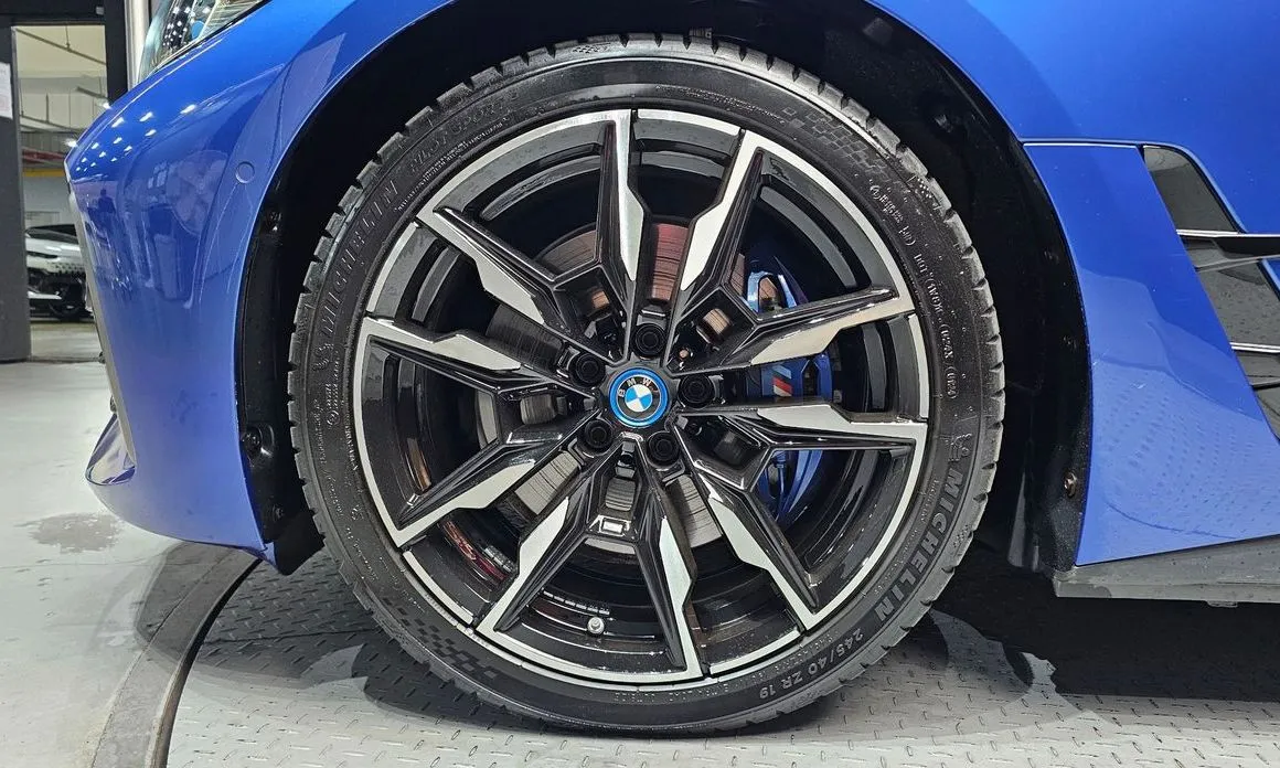 BMW i4 2022 из KR, фото 8
