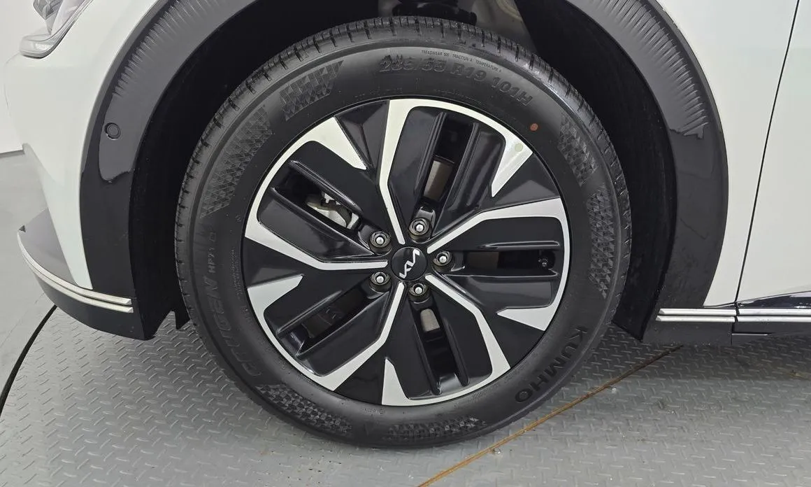 Kia EV6 — фото 4