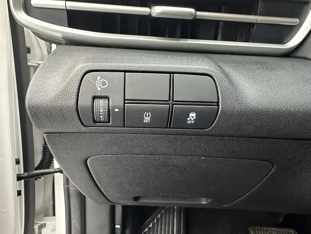 Hyundai Elantra — фото 6