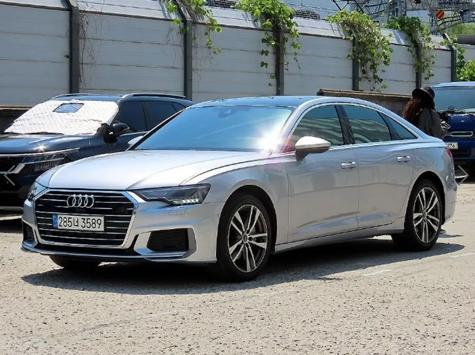 Audi A6 — фото 10