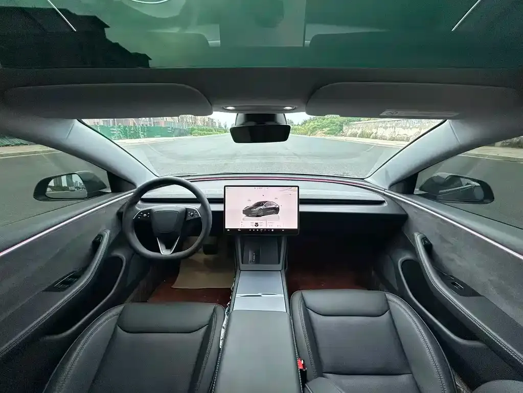 Tesla Model 3 — фото 4