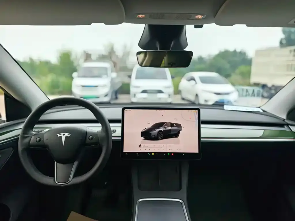 Tesla Model Y — фото 5