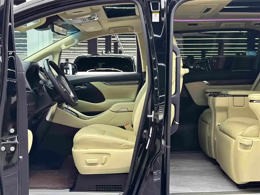 Toyota Vellfire 2022 из CN, фото 5