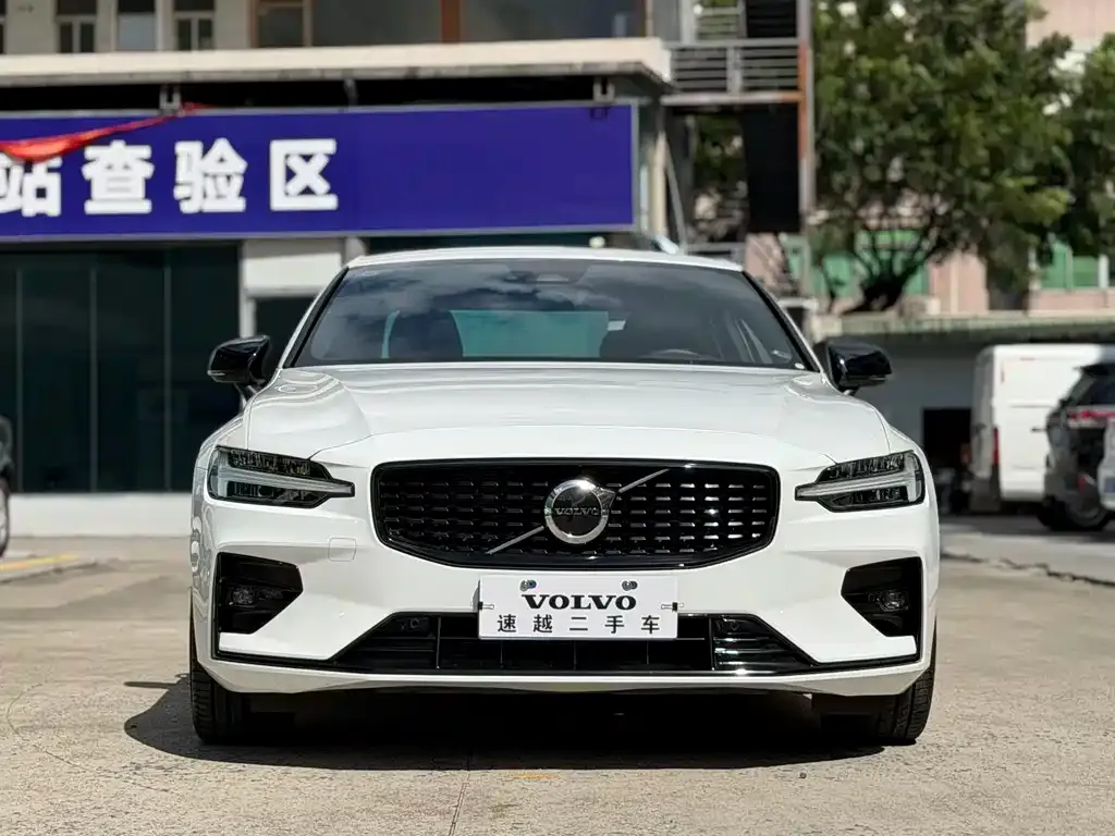 Volvo S60 — фото 3