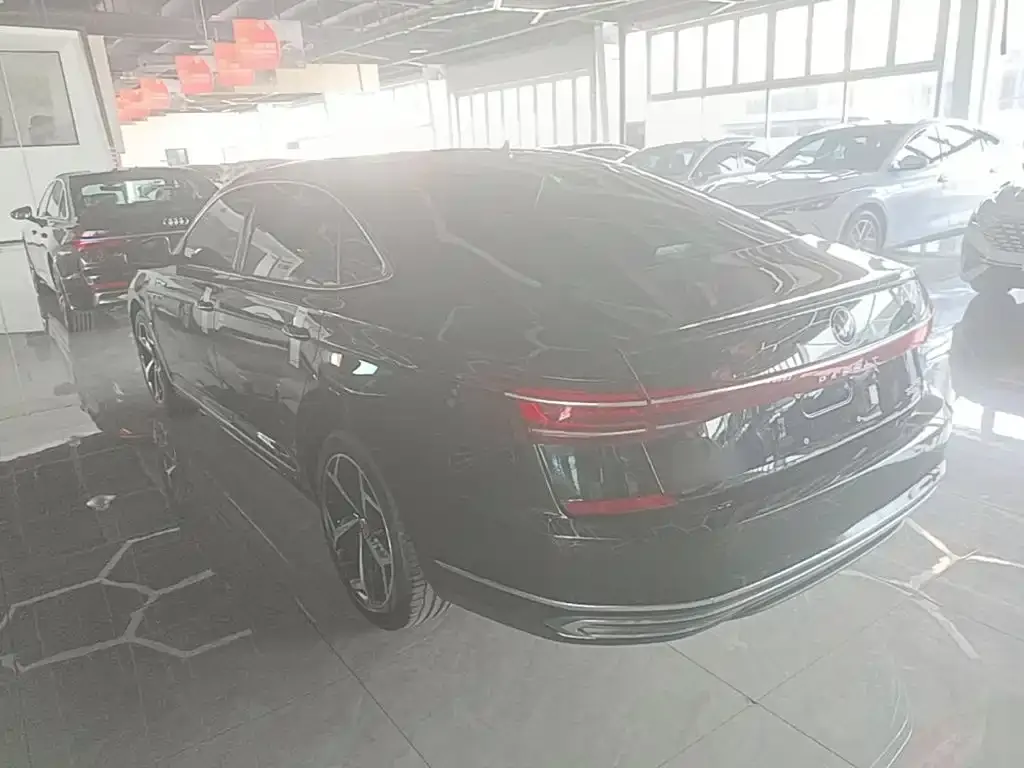 Volkswagen Passat — фото 2