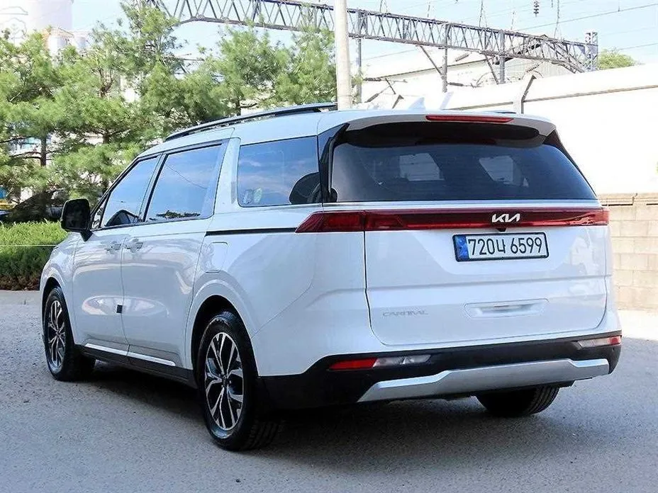 Kia Carnival — фото 2