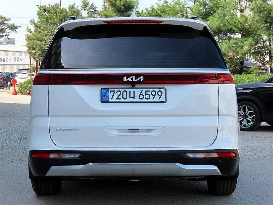 Kia Carnival — фото 6