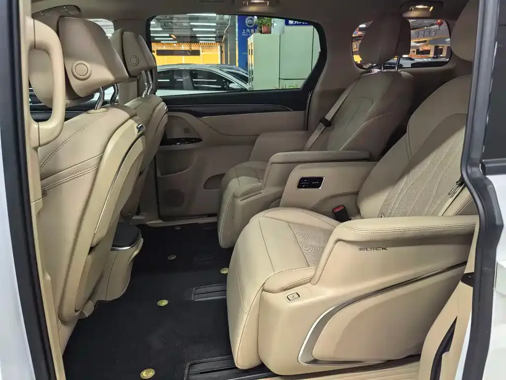 Buick GL8 Hybrid — фото 2