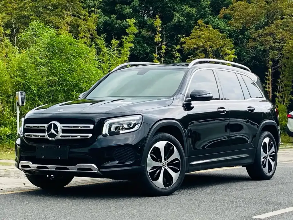 Mercedes-Benz GLB — фото 1