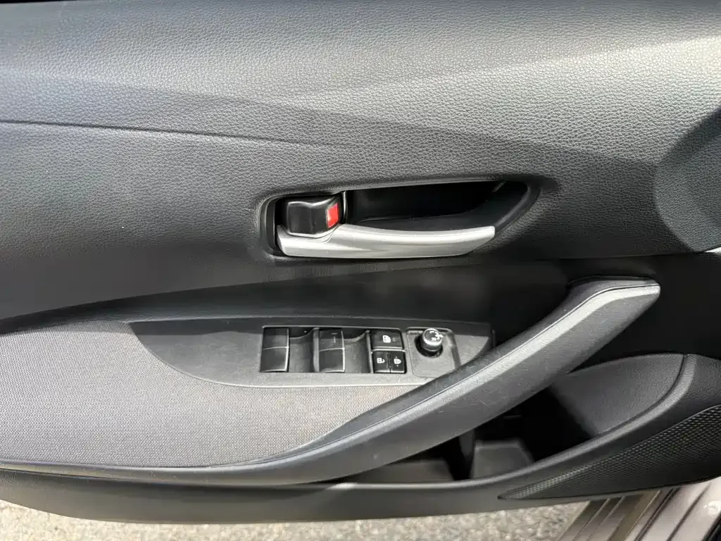Toyota Corolla 2023 из CN, фото 2
