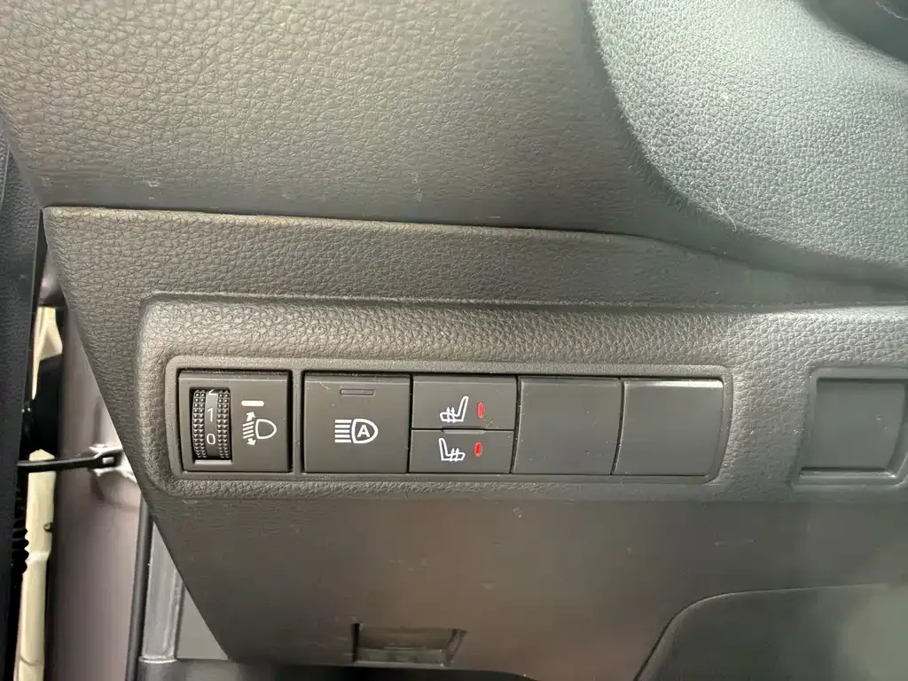 Toyota Corolla 2023 из CN, фото 7