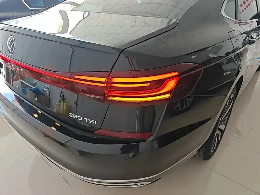 Volkswagen Passat — фото 5