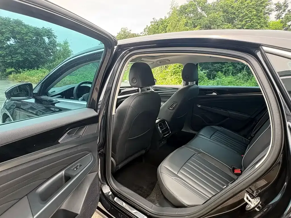 Volkswagen Passat — фото 8