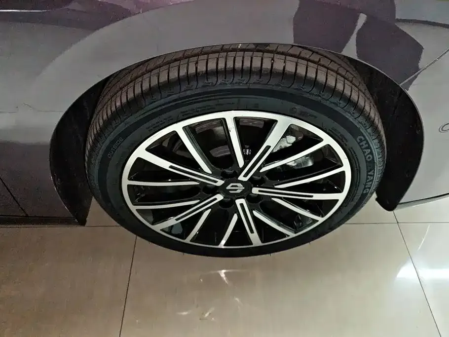 Leapmotor B01 — фото 6