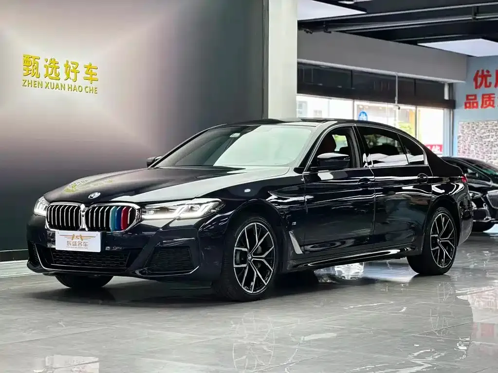 BMW 5 Series — фото 1