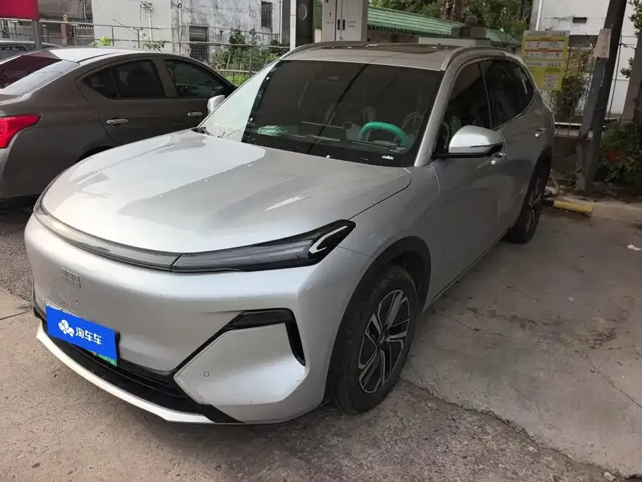 Geely Galaxy Xingjian 7 — фото 1