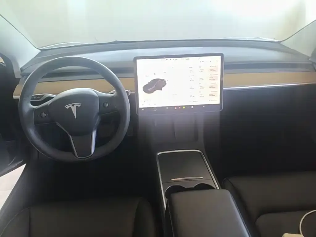 Tesla Model 3 — фото 5