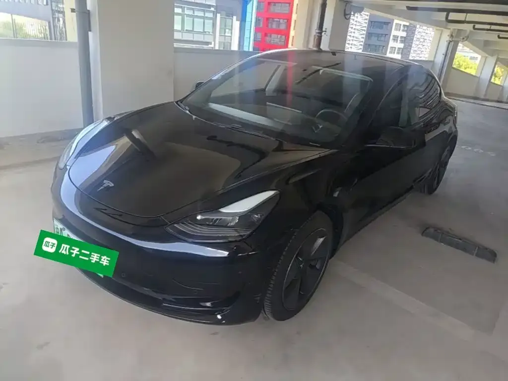 Tesla Model 3 — фото 4