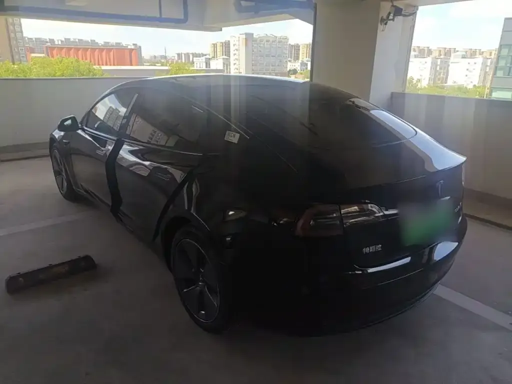Tesla Model 3 — фото 10
