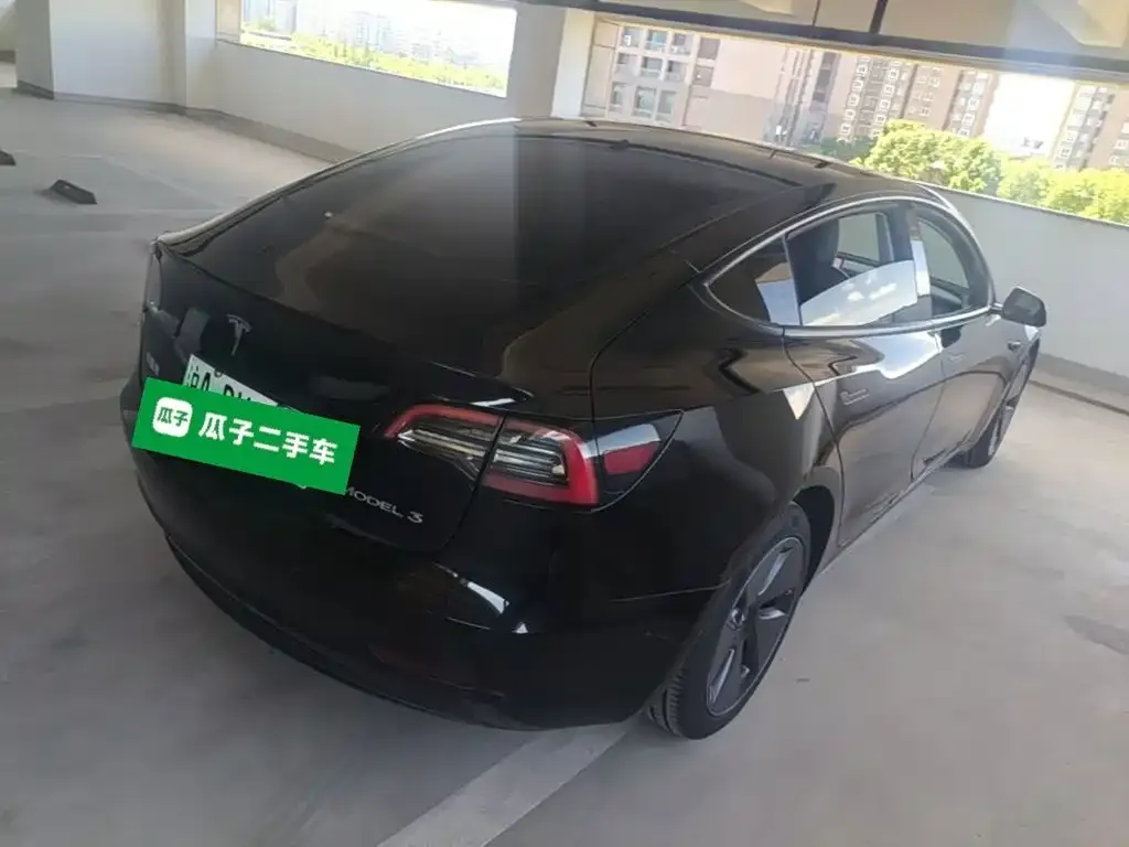 Tesla Model 3 — фото 3