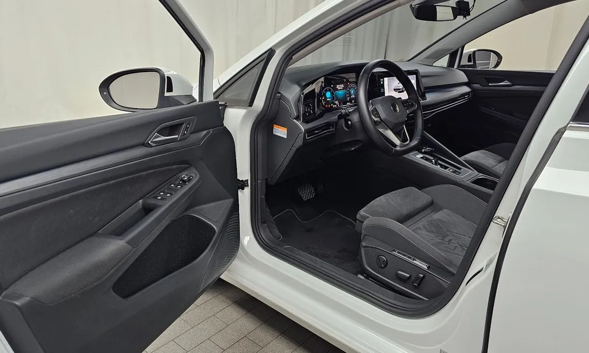 Volkswagen Golf 2022 из KR, фото 7