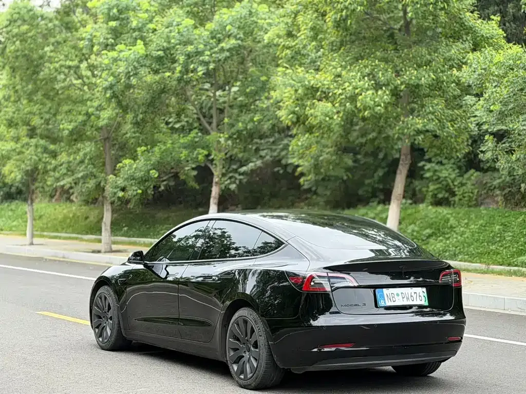 Tesla Model 3 — фото 7