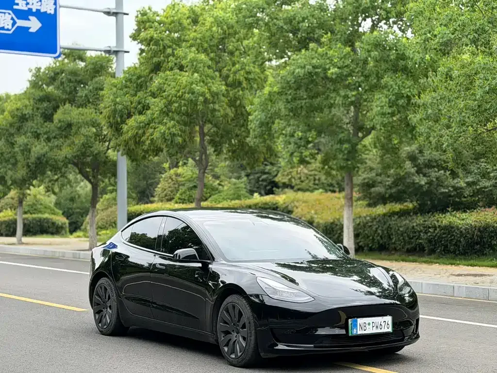 Tesla Model 3 — фото 10