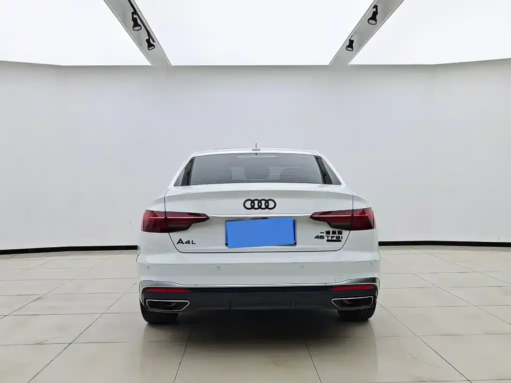 Audi A4L — фото 5