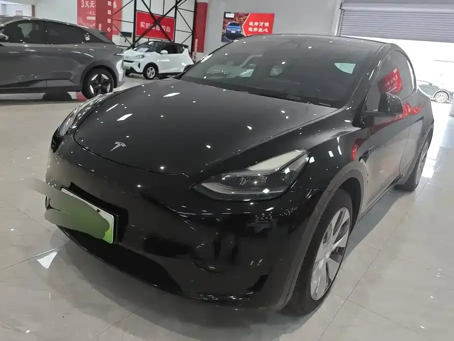 Tesla Model 3 — фото 1