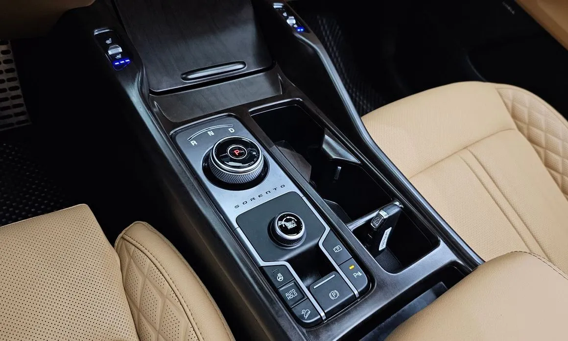 Kia Sorento — фото 6
