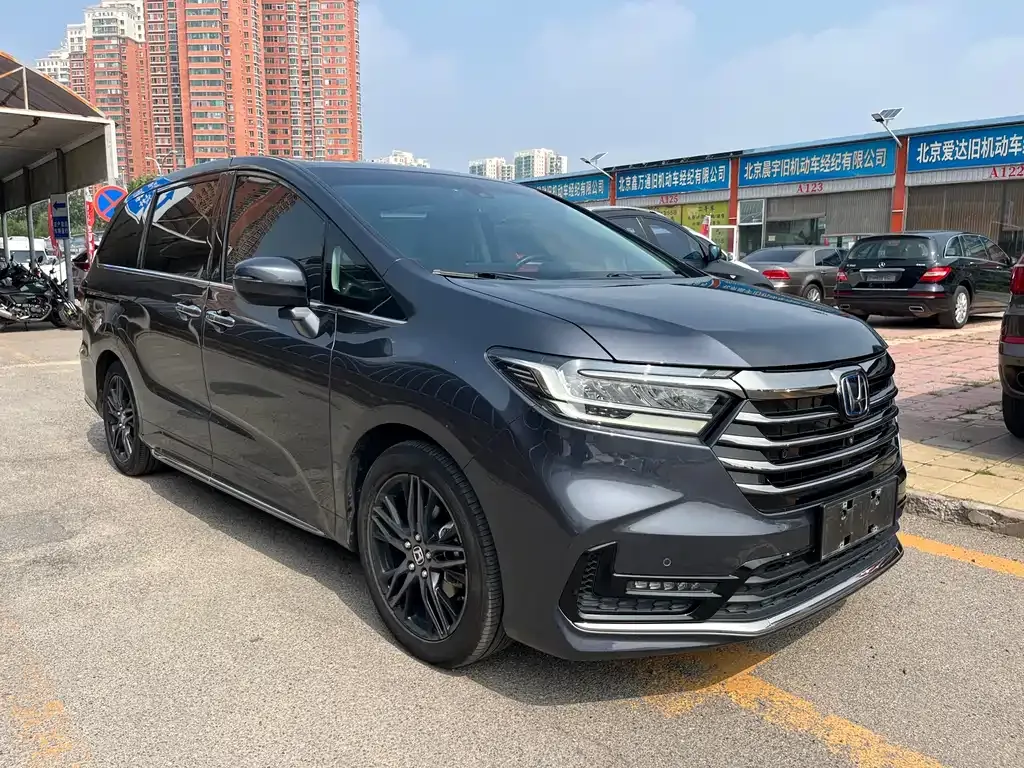 Honda Odyssey — фото 10